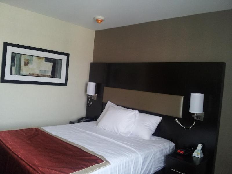 Howard Johnson By Wyndham Jamaica Ny Near Airtrain Jfk New York Exteriör bild